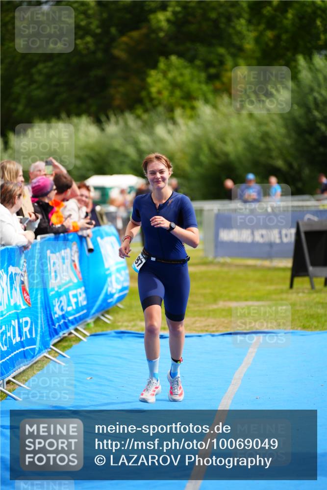 30.08.2026 - Elbe Triathlon Hamburg LAZAROV Photography http://msf.ph/oto/10069049 30.08.2026 12:33:08 Ziel 1497 meine-sportfotos.de