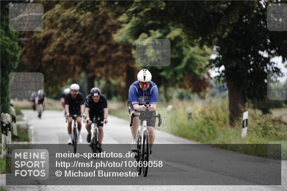 30.08.2026 - Elbe Triathlon Hamburg Michael Burmester http://msf.ph/oto/10069058 30.08.2026 09:38:29 Radfahren 326, 418, 441, 462, 669, 729, 788 meine-sportfotos.de