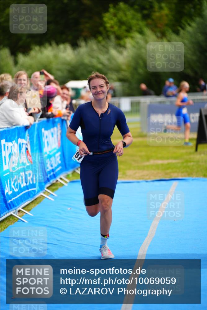 30.08.2026 - Elbe Triathlon Hamburg LAZAROV Photography http://msf.ph/oto/10069059 30.08.2026 12:33:09 Ziel 1497 meine-sportfotos.de