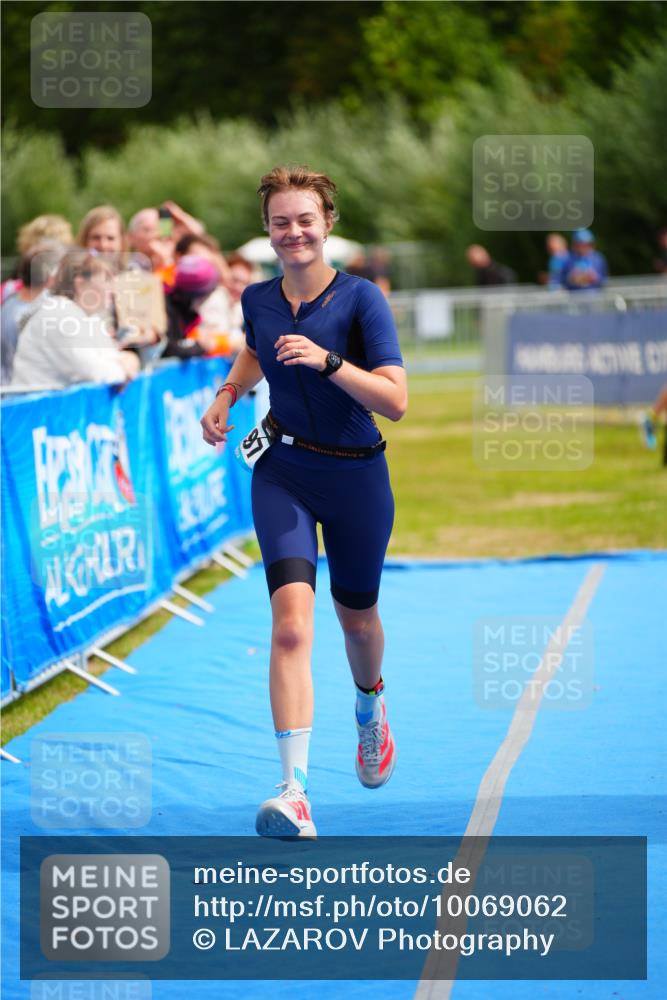 30.08.2026 - Elbe Triathlon Hamburg LAZAROV Photography http://msf.ph/oto/10069062 30.08.2026 12:33:09 Ziel 1497 meine-sportfotos.de