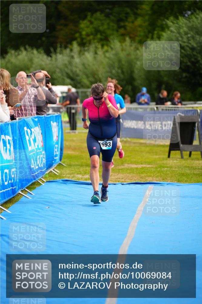 30.08.2026 - Elbe Triathlon Hamburg LAZAROV Photography http://msf.ph/oto/10069084 30.08.2026 12:33:33 Ziel 1651, 1693 meine-sportfotos.de