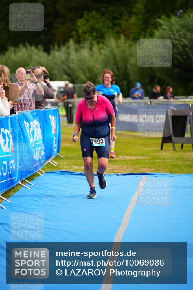 30.08.2026 - Elbe Triathlon Hamburg LAZAROV Photography http://msf.ph/oto/10069086 30.08.2026 12:33:33 Ziel 1651, 1693 meine-sportfotos.de