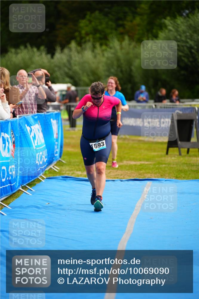 30.08.2026 - Elbe Triathlon Hamburg LAZAROV Photography http://msf.ph/oto/10069090 30.08.2026 12:33:33 Ziel 1651, 1693 meine-sportfotos.de