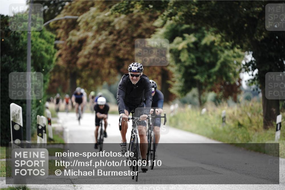 30.08.2026 - Elbe Triathlon Hamburg Michael Burmester http://msf.ph/oto/10069110 30.08.2026 09:39:15 Radfahren 270, 560, 583, 720, 749 meine-sportfotos.de