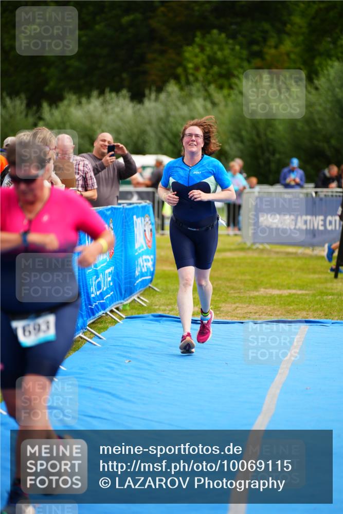 30.08.2026 - Elbe Triathlon Hamburg LAZAROV Photography http://msf.ph/oto/10069115 30.08.2026 12:33:36 Ziel 1651, 1693 meine-sportfotos.de