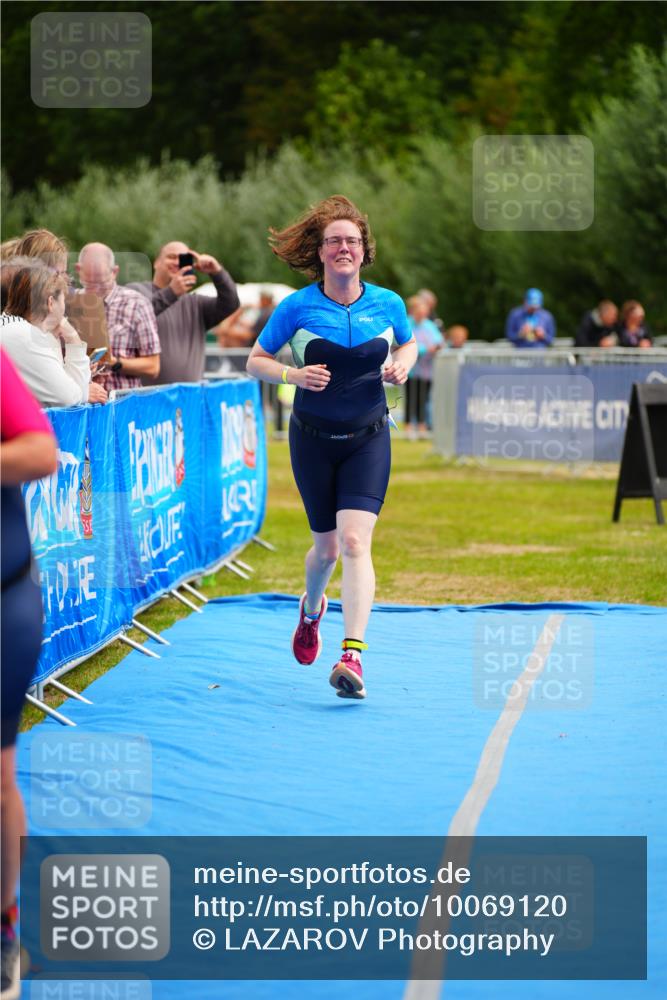 30.08.2026 - Elbe Triathlon Hamburg LAZAROV Photography http://msf.ph/oto/10069120 30.08.2026 12:33:36 Ziel 1651, 1693 meine-sportfotos.de