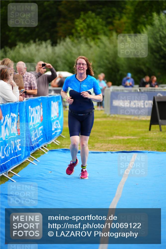 30.08.2026 - Elbe Triathlon Hamburg LAZAROV Photography http://msf.ph/oto/10069122 30.08.2026 12:33:36 Ziel 1651, 1693 meine-sportfotos.de