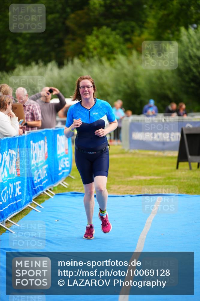 30.08.2026 - Elbe Triathlon Hamburg LAZAROV Photography http://msf.ph/oto/10069128 30.08.2026 12:33:37 Ziel 1651, 1693 meine-sportfotos.de