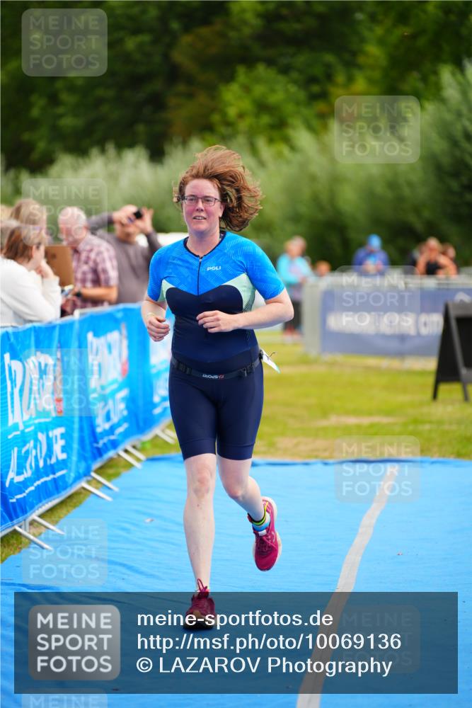 30.08.2026 - Elbe Triathlon Hamburg LAZAROV Photography http://msf.ph/oto/10069136 30.08.2026 12:33:37 Ziel 1651, 1693 meine-sportfotos.de