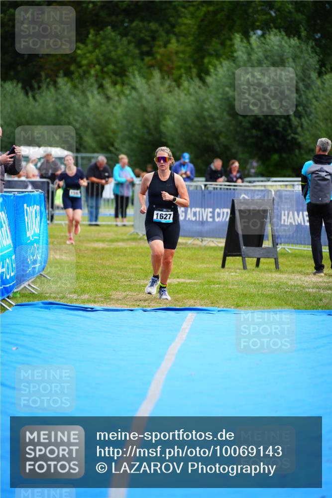 30.08.2026 - Elbe Triathlon Hamburg LAZAROV Photography http://msf.ph/oto/10069143 30.08.2026 12:33:46 Ziel 1627 meine-sportfotos.de