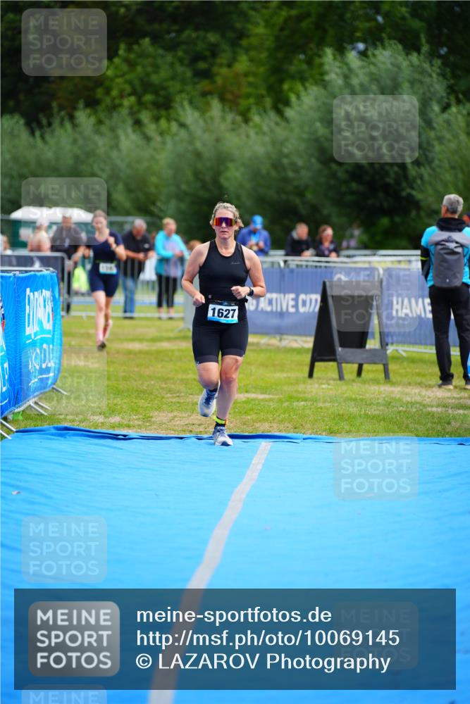 30.08.2026 - Elbe Triathlon Hamburg LAZAROV Photography http://msf.ph/oto/10069145 30.08.2026 12:33:46 Ziel 1627 meine-sportfotos.de
