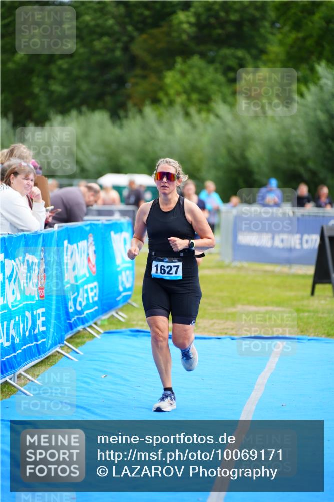 30.08.2026 - Elbe Triathlon Hamburg LAZAROV Photography http://msf.ph/oto/10069171 30.08.2026 12:33:48 Ziel 1592, 1627 meine-sportfotos.de