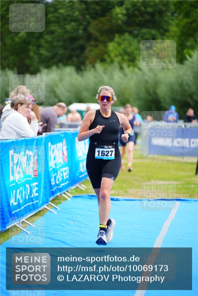 30.08.2026 - Elbe Triathlon Hamburg LAZAROV Photography http://msf.ph/oto/10069173 30.08.2026 12:33:48 Ziel 1592, 1627 meine-sportfotos.de