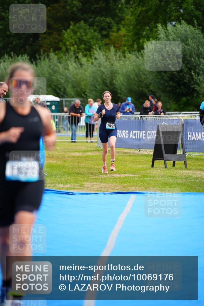 30.08.2026 - Elbe Triathlon Hamburg LAZAROV Photography http://msf.ph/oto/10069176 30.08.2026 12:33:50 Ziel 1592, 1627 meine-sportfotos.de