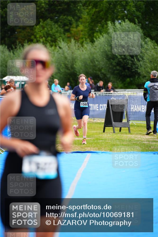 30.08.2026 - Elbe Triathlon Hamburg LAZAROV Photography http://msf.ph/oto/10069181 30.08.2026 12:33:51 Ziel 1592, 1627 meine-sportfotos.de