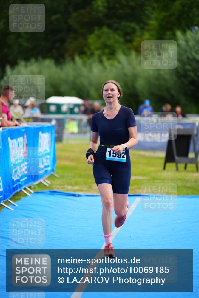 30.08.2026 - Elbe Triathlon Hamburg LAZAROV Photography http://msf.ph/oto/10069185 30.08.2026 12:33:54 Ziel 1592 meine-sportfotos.de