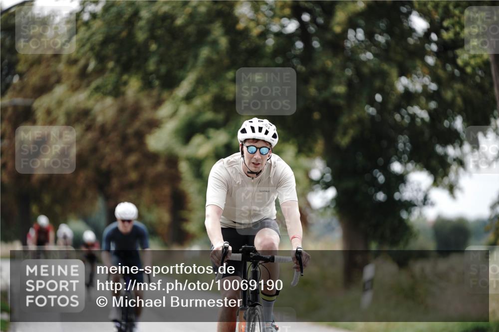 30.08.2026 - Elbe Triathlon Hamburg Michael Burmester http://msf.ph/oto/10069190 30.08.2026 09:39:52 Radfahren 314, 338, 557, 604, 737 meine-sportfotos.de