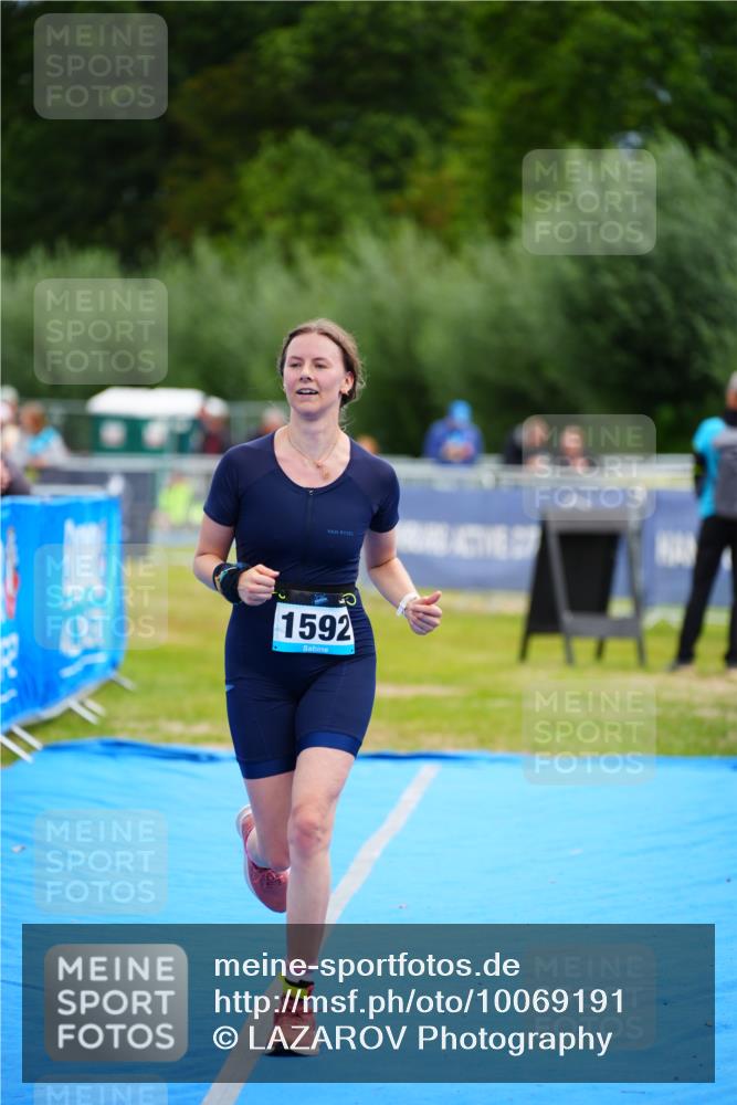 30.08.2026 - Elbe Triathlon Hamburg LAZAROV Photography http://msf.ph/oto/10069191 30.08.2026 12:33:55 Ziel 1592 meine-sportfotos.de