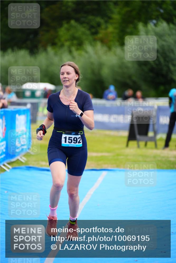 30.08.2026 - Elbe Triathlon Hamburg LAZAROV Photography http://msf.ph/oto/10069195 30.08.2026 12:33:55 Ziel 1592 meine-sportfotos.de