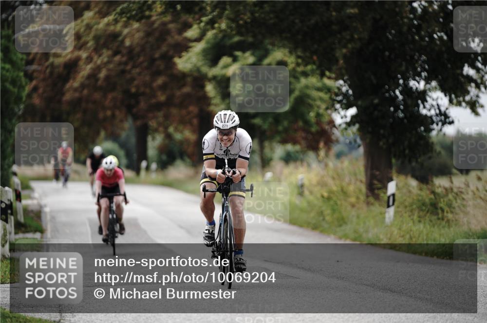 30.08.2026 - Elbe Triathlon Hamburg Michael Burmester http://msf.ph/oto/10069204 30.08.2026 09:39:59 Radfahren 271, 338, 617, 657, 737, 883 meine-sportfotos.de
