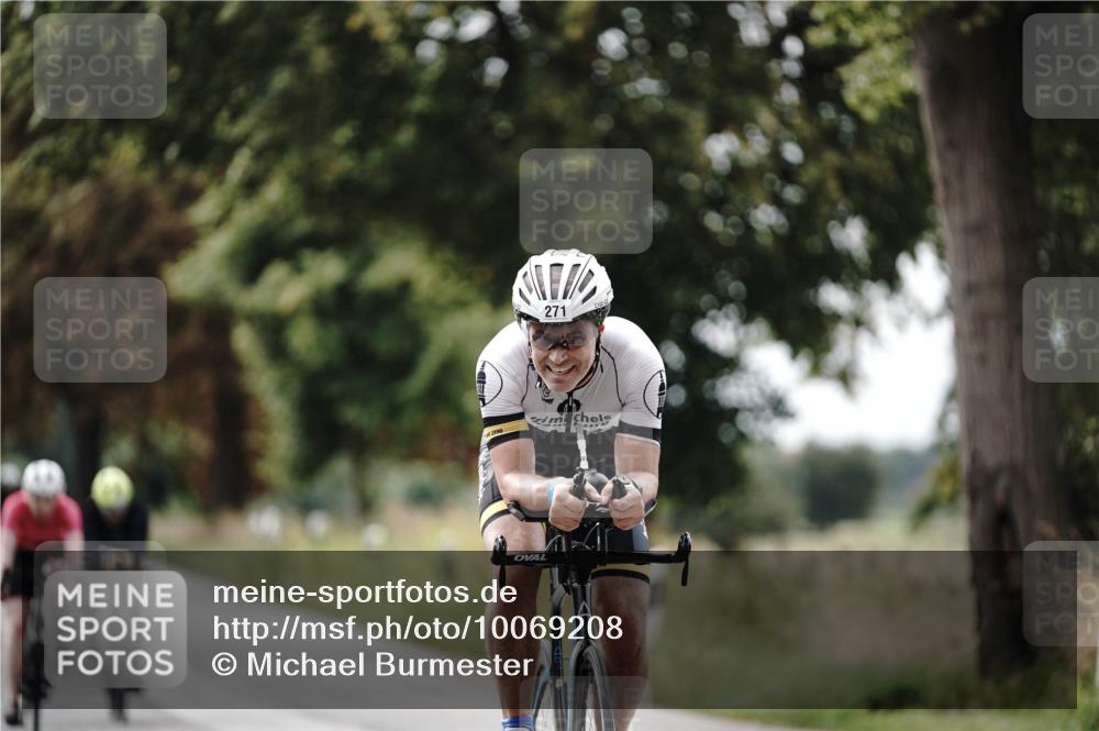 30.08.2026 - Elbe Triathlon Hamburg Michael Burmester http://msf.ph/oto/10069208 30.08.2026 09:40:00 Radfahren 271, 338, 617, 657, 737, 883 meine-sportfotos.de