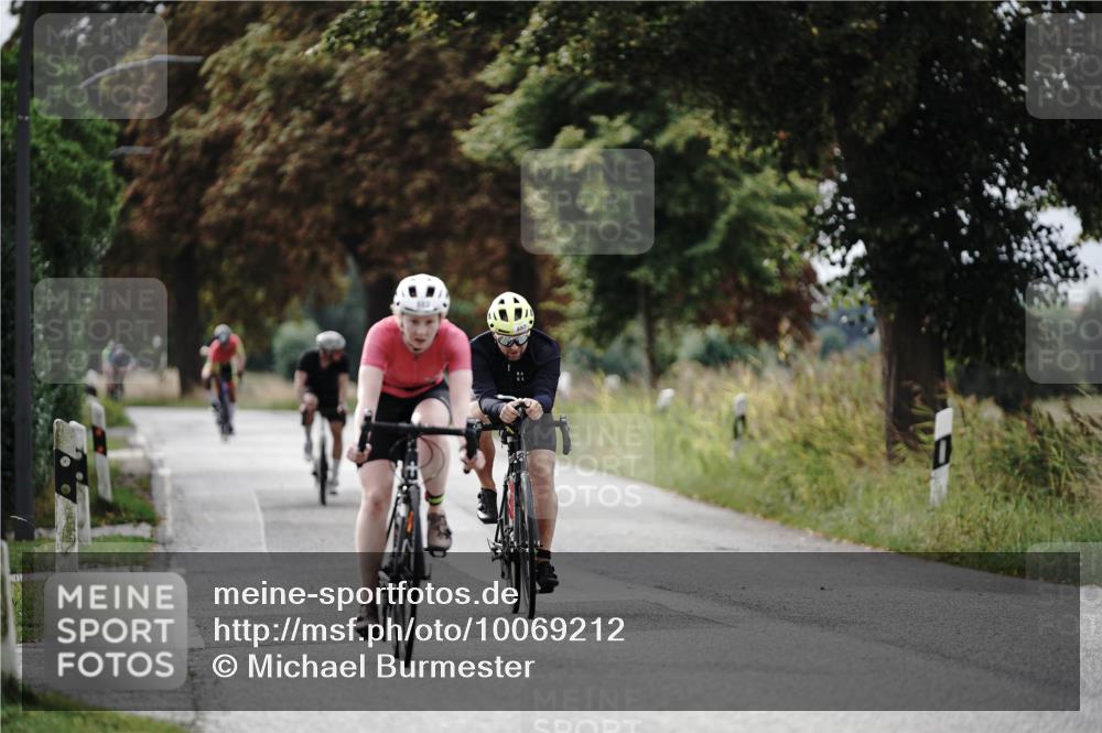 30.08.2026 - Elbe Triathlon Hamburg Michael Burmester http://msf.ph/oto/10069212 30.08.2026 09:40:01 Radfahren 271, 617, 657, 737, 883 meine-sportfotos.de