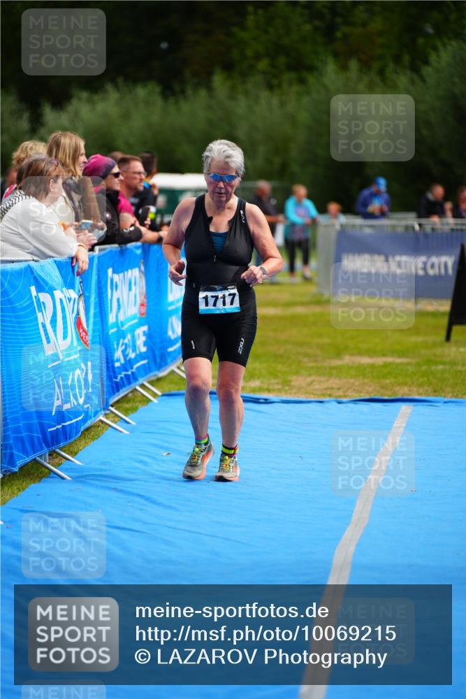 30.08.2026 - Elbe Triathlon Hamburg LAZAROV Photography http://msf.ph/oto/10069215 30.08.2026 12:34:22 Ziel 1717 meine-sportfotos.de