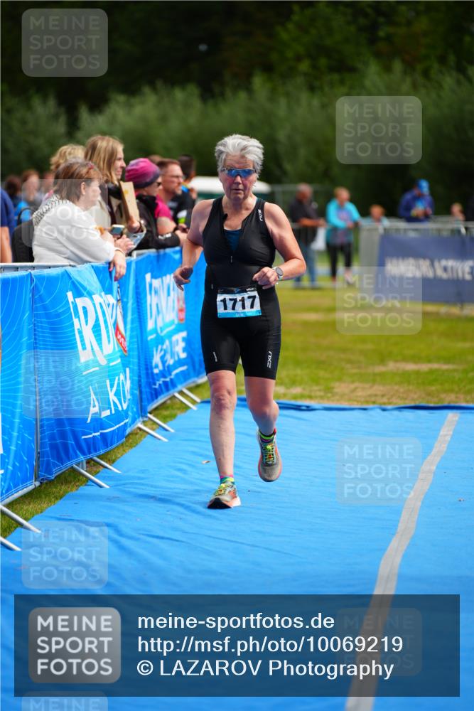 30.08.2026 - Elbe Triathlon Hamburg LAZAROV Photography http://msf.ph/oto/10069219 30.08.2026 12:34:22 Ziel 1717 meine-sportfotos.de