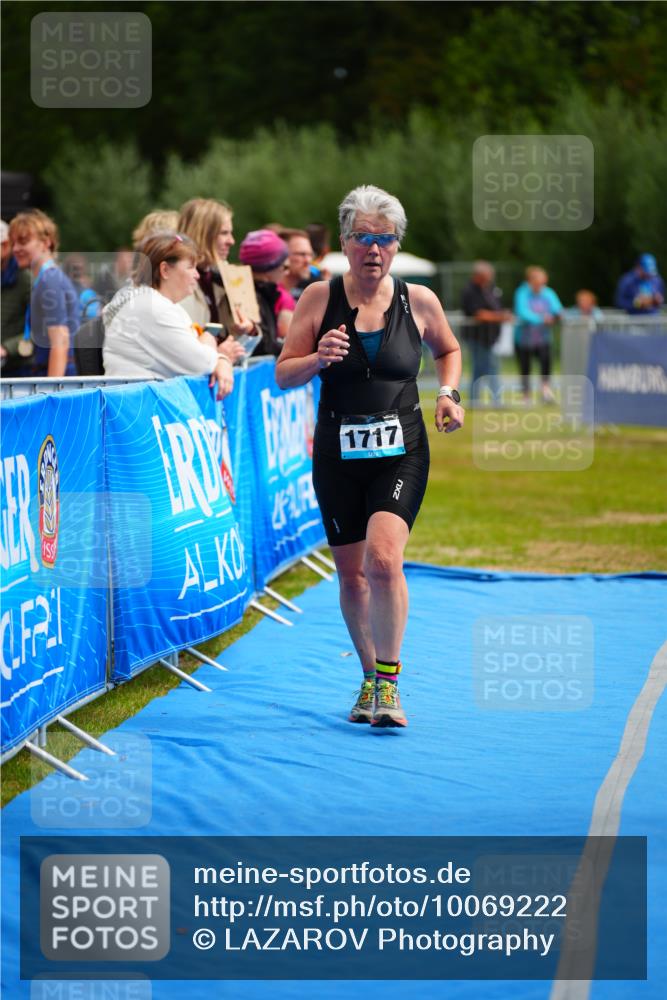 30.08.2026 - Elbe Triathlon Hamburg LAZAROV Photography http://msf.ph/oto/10069222 30.08.2026 12:34:22 Ziel 1717 meine-sportfotos.de