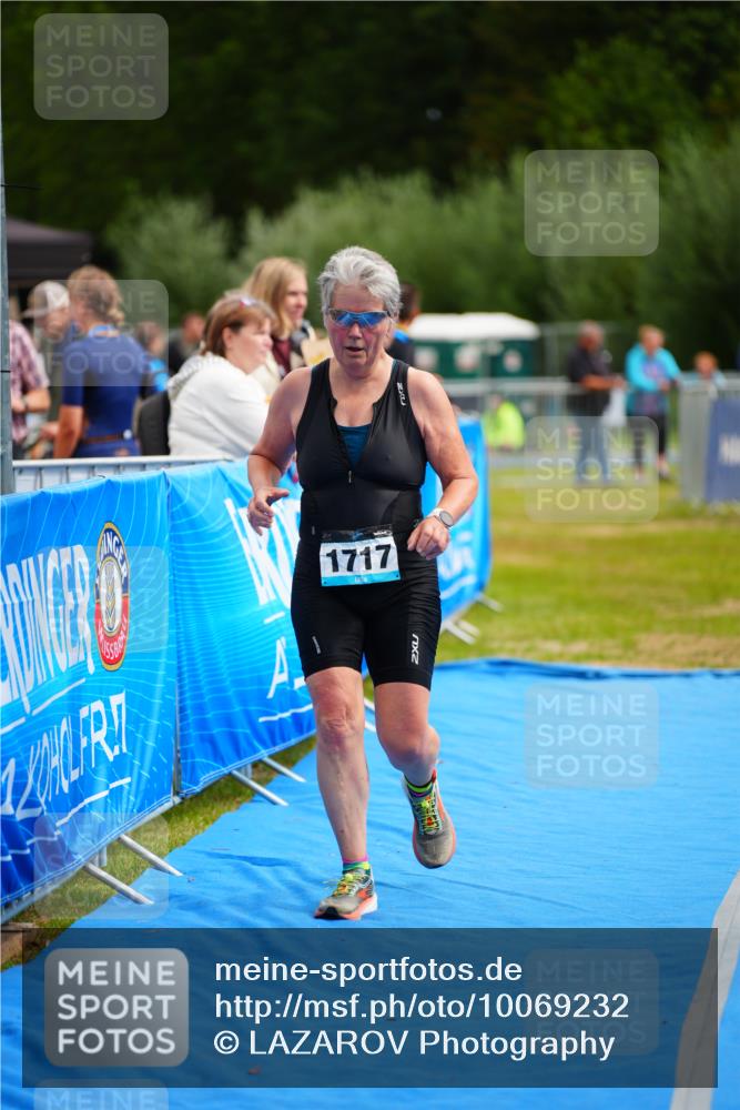 30.08.2026 - Elbe Triathlon Hamburg LAZAROV Photography http://msf.ph/oto/10069232 30.08.2026 12:34:23 Ziel 1717 meine-sportfotos.de