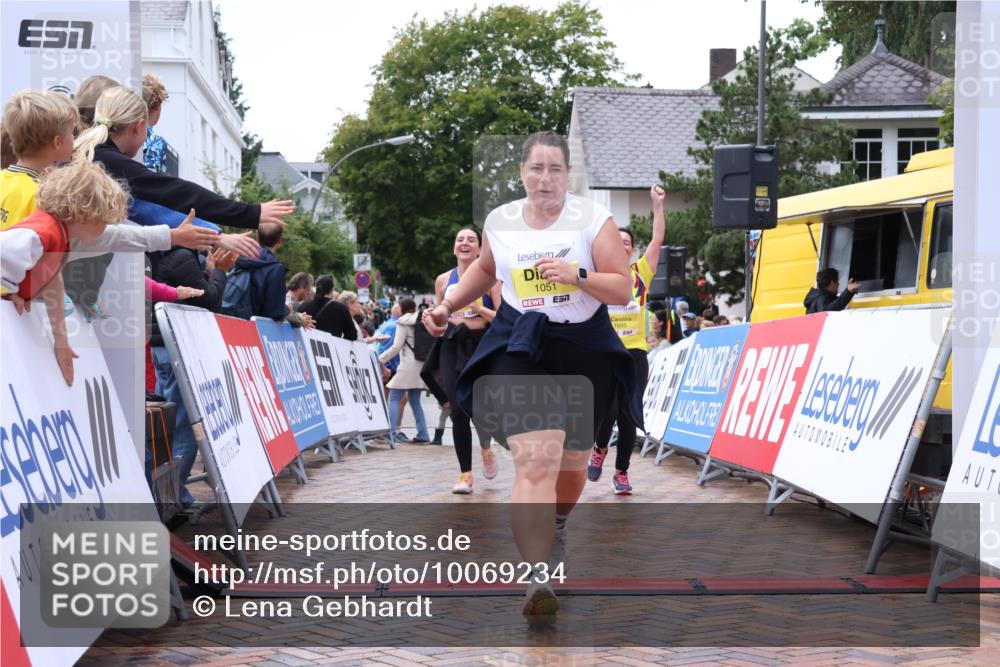 30.08.2026 - Blankeneser Heldenlauf Lena Gebhardt http://msf.ph/oto/10069234 30.08.2026 10:03:10 Ziel 1051, 1695, 1785 meine-sportfotos.de