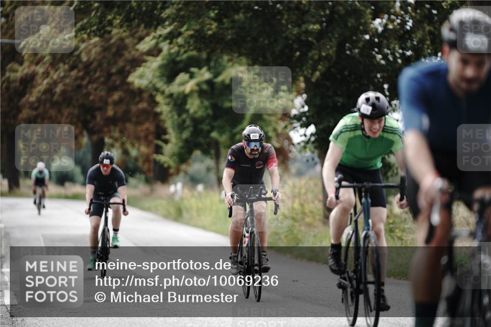30.08.2026 - Elbe Triathlon Hamburg Michael Burmester http://msf.ph/oto/10069236 30.08.2026 09:40:14 Radfahren 295, 413, 576, 612, 628 meine-sportfotos.de