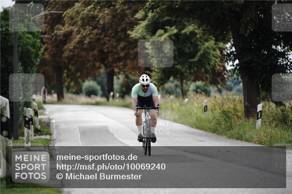 30.08.2026 - Elbe Triathlon Hamburg Michael Burmester http://msf.ph/oto/10069240 30.08.2026 09:40:20 Radfahren 612 meine-sportfotos.de