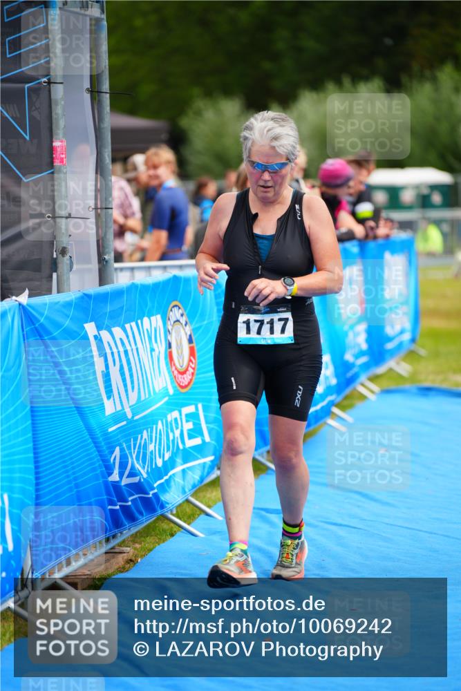 30.08.2026 - Elbe Triathlon Hamburg LAZAROV Photography http://msf.ph/oto/10069242 30.08.2026 12:34:23 Ziel 1717 meine-sportfotos.de