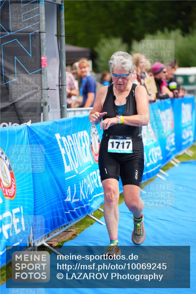 30.08.2026 - Elbe Triathlon Hamburg LAZAROV Photography http://msf.ph/oto/10069245 30.08.2026 12:34:23 Ziel 1717 meine-sportfotos.de