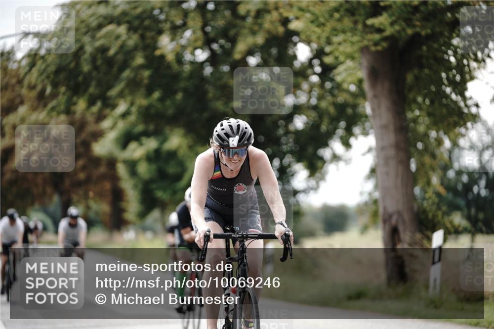 30.08.2026 - Elbe Triathlon Hamburg Michael Burmester http://msf.ph/oto/10069246 30.08.2026 09:40:35 Radfahren 255, 299, 397, 399, 403, 404, 676 meine-sportfotos.de