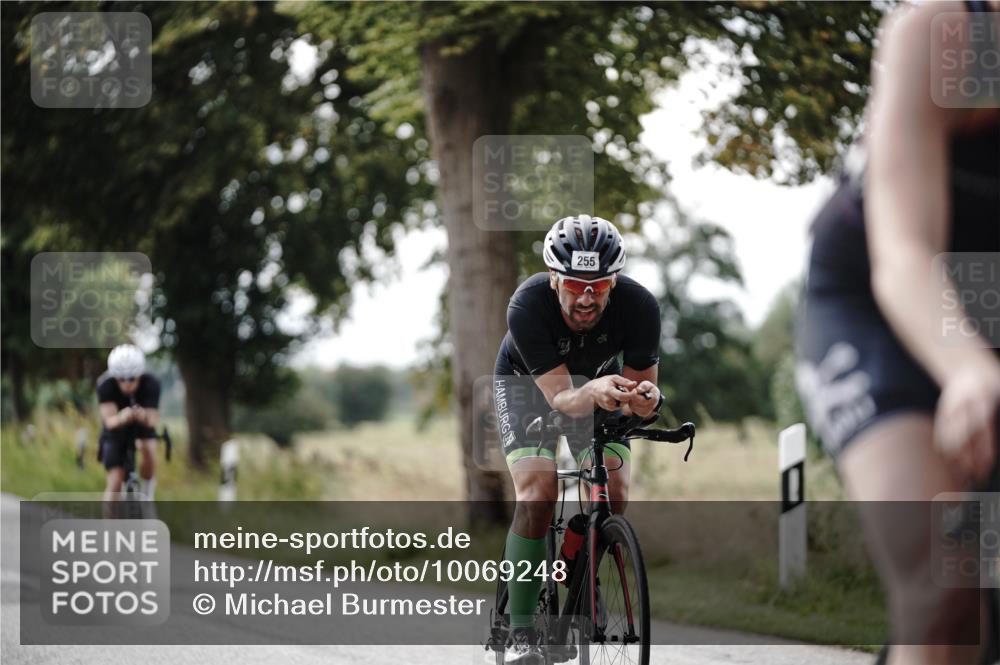 30.08.2026 - Elbe Triathlon Hamburg Michael Burmester http://msf.ph/oto/10069248 30.08.2026 09:40:36 Radfahren 255, 299, 397, 399, 403, 404, 676 meine-sportfotos.de