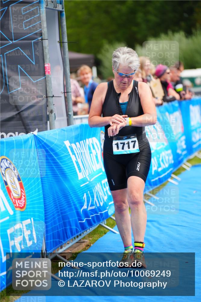 30.08.2026 - Elbe Triathlon Hamburg LAZAROV Photography http://msf.ph/oto/10069249 30.08.2026 12:34:24 Ziel 1717 meine-sportfotos.de