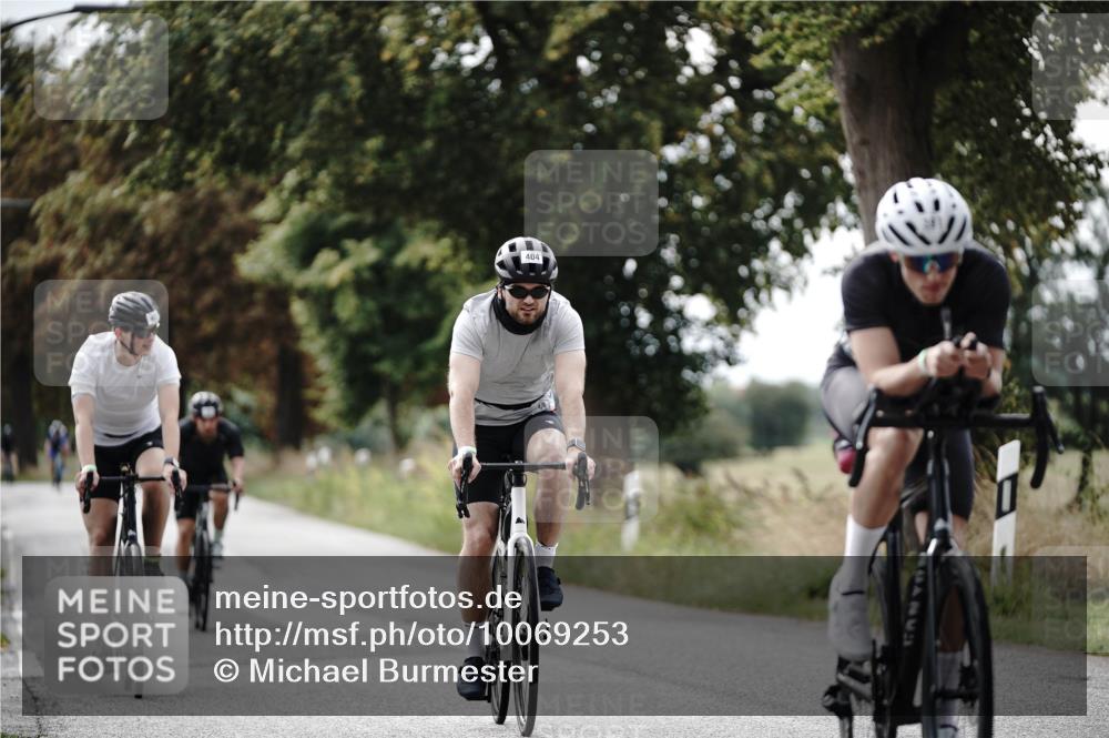 30.08.2026 - Elbe Triathlon Hamburg Michael Burmester http://msf.ph/oto/10069253 30.08.2026 09:40:38 Radfahren 255, 299, 318, 397, 399, 403, 404, 676 meine-sportfotos.de