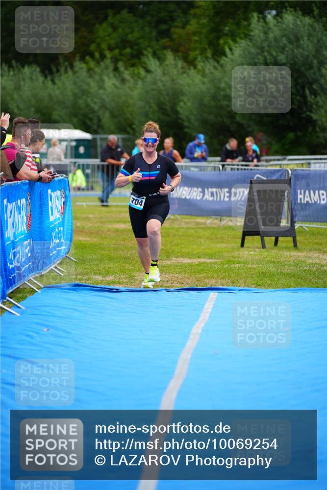 30.08.2026 - Elbe Triathlon Hamburg LAZAROV Photography http://msf.ph/oto/10069254 30.08.2026 12:35:03 Ziel 1704 meine-sportfotos.de