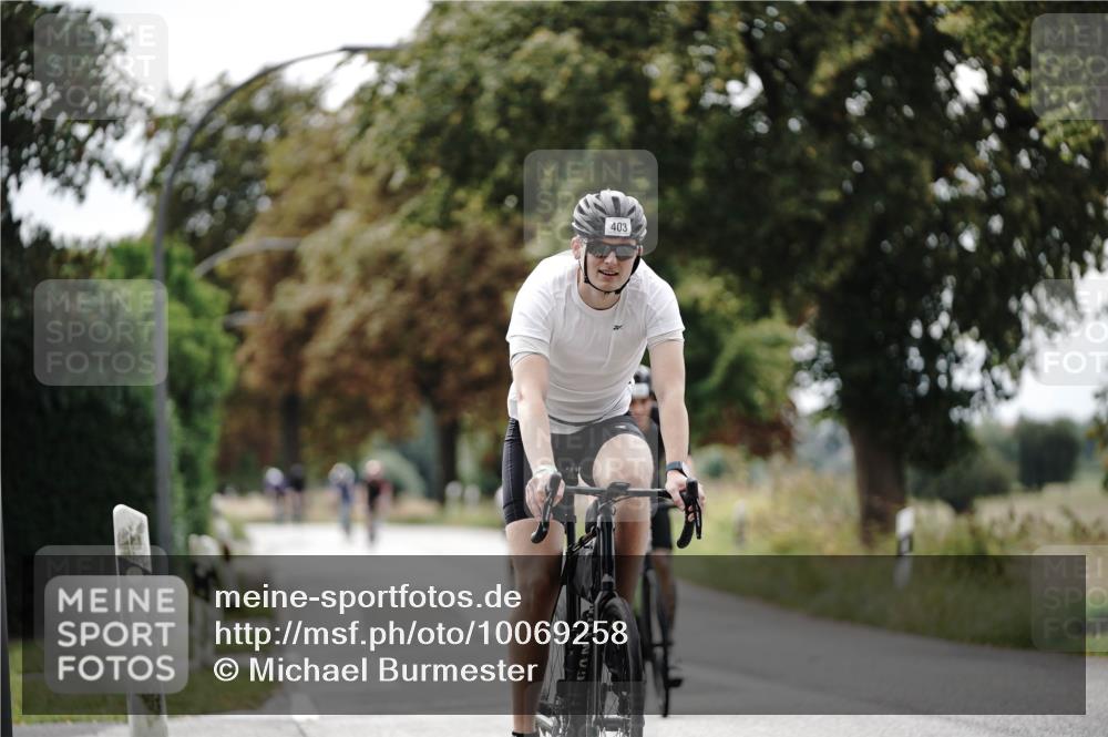 30.08.2026 - Elbe Triathlon Hamburg Michael Burmester http://msf.ph/oto/10069258 30.08.2026 09:40:39 Radfahren 288, 318, 397, 399, 403, 404, 676 meine-sportfotos.de