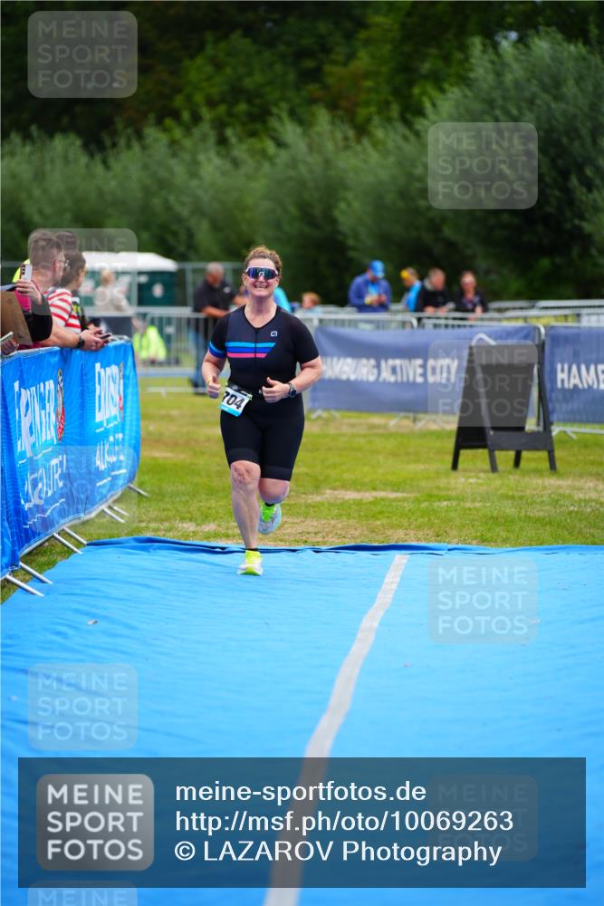 30.08.2026 - Elbe Triathlon Hamburg LAZAROV Photography http://msf.ph/oto/10069263 30.08.2026 12:35:04 Ziel 1704 meine-sportfotos.de