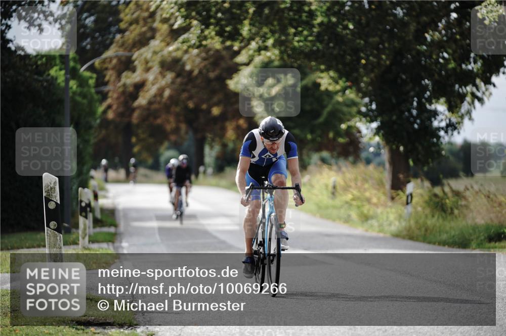 30.08.2026 - Elbe Triathlon Hamburg Michael Burmester http://msf.ph/oto/10069266 30.08.2026 09:40:46 Radfahren 288, 318, 421, 853 meine-sportfotos.de