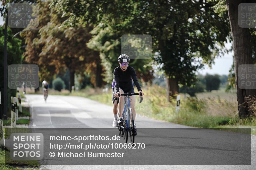 30.08.2026 - Elbe Triathlon Hamburg Michael Burmester http://msf.ph/oto/10069270 30.08.2026 09:40:50 Radfahren 245, 351, 421, 853 meine-sportfotos.de