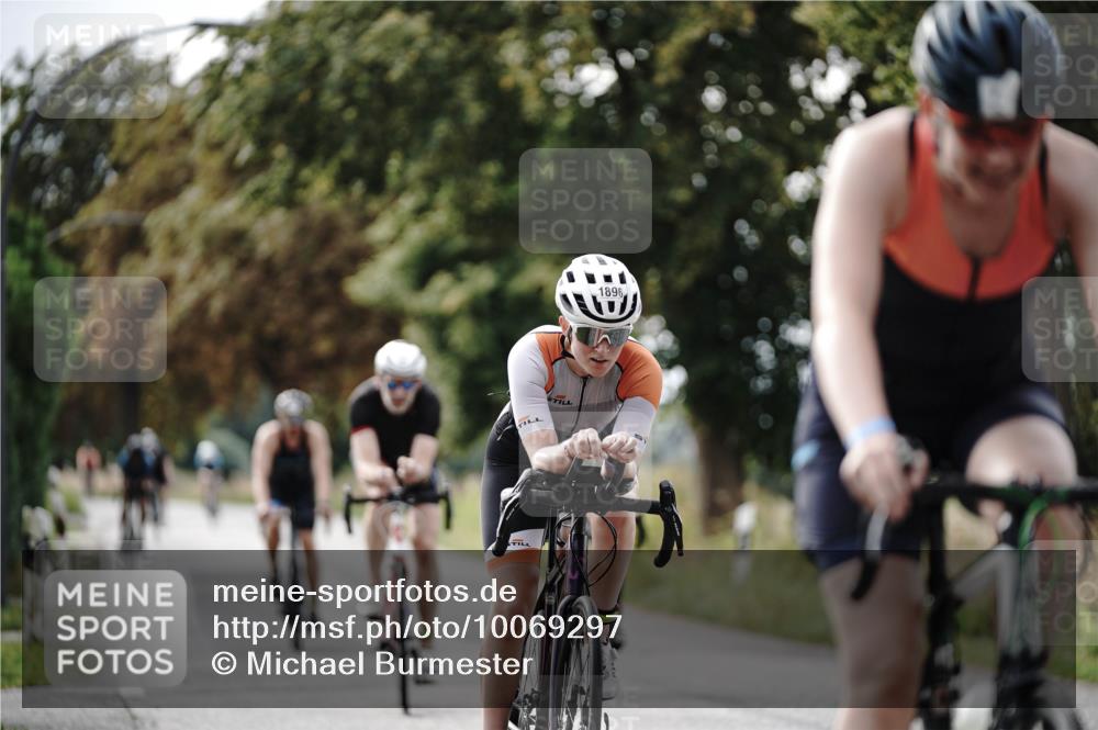 30.08.2026 - Elbe Triathlon Hamburg Michael Burmester http://msf.ph/oto/10069297 30.08.2026 09:41:10 Radfahren 294, 359, 540, 563, 595, 756, 768, 802, 1896 meine-sportfotos.de
