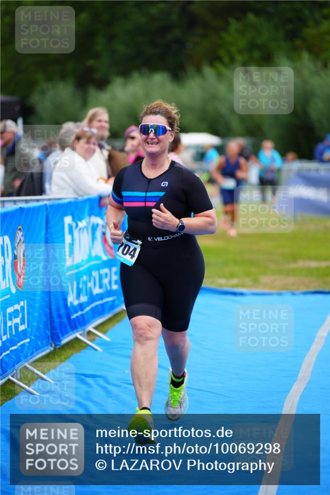 30.08.2026 - Elbe Triathlon Hamburg LAZAROV Photography http://msf.ph/oto/10069298 30.08.2026 12:35:06 Ziel 1674, 1704 meine-sportfotos.de