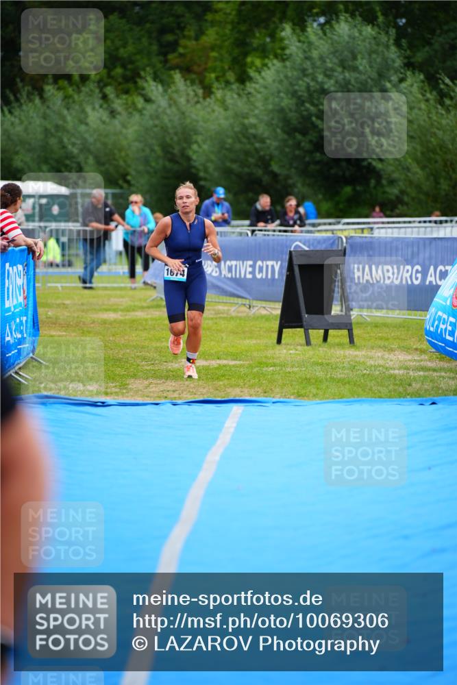 30.08.2026 - Elbe Triathlon Hamburg LAZAROV Photography http://msf.ph/oto/10069306 30.08.2026 12:35:10 Ziel 1674, 1704 meine-sportfotos.de