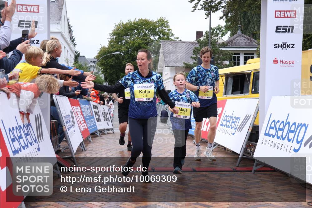 30.08.2026 - Blankeneser Heldenlauf Lena Gebhardt http://msf.ph/oto/10069309 30.08.2026 10:03:43 Ziel 1015, 1017, 1540 meine-sportfotos.de