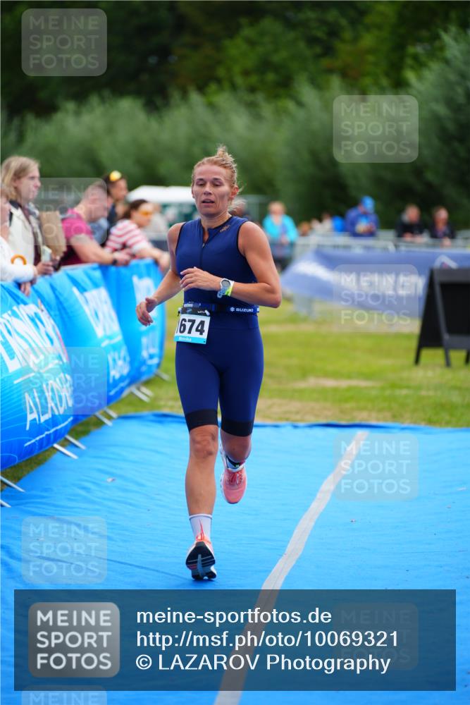 30.08.2026 - Elbe Triathlon Hamburg LAZAROV Photography http://msf.ph/oto/10069321 30.08.2026 12:35:13 Ziel 1674 meine-sportfotos.de
