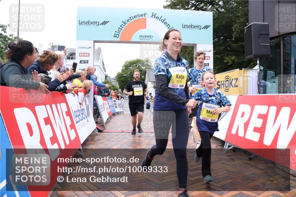 30.08.2026 - Blankeneser Heldenlauf Lena Gebhardt http://msf.ph/oto/10069333 30.08.2026 10:03:44 Ziel 1015, 1017, 1540 meine-sportfotos.de